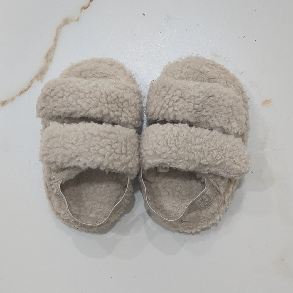 GAP Kids Cream Fuzzy Slide Slippers